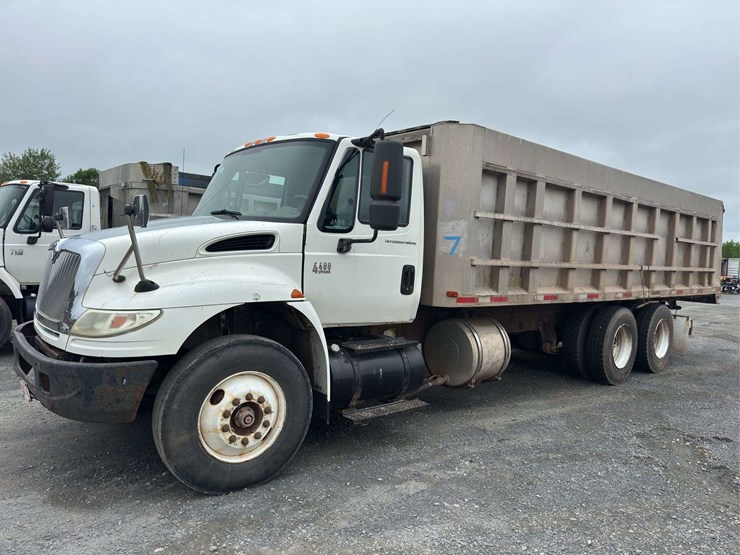 2005-international-durastar-4400-image-1