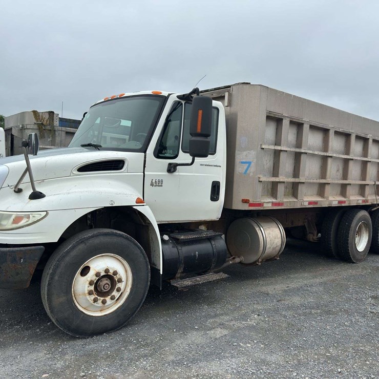 2005 INTERNATIONAL DURASTAR 4400