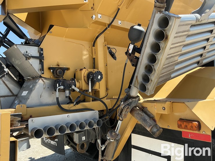 2012-terragator-8300-self-propelled-floater-dry-fertilizer-spreader-w/airmax-image-17