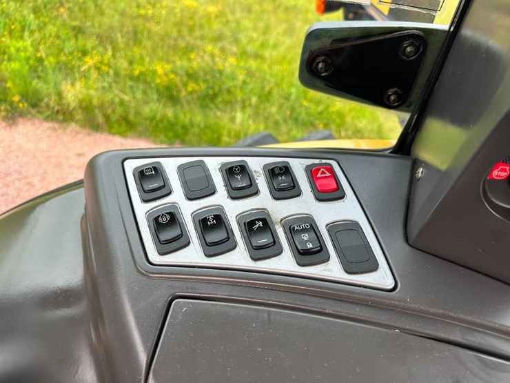 2011-challenger-mt645c-image-64
