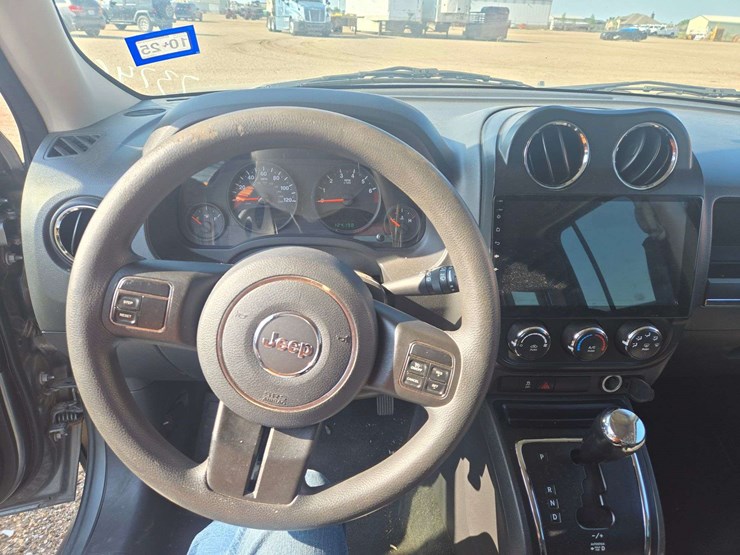2012-jeep-patriot-sport-image-10