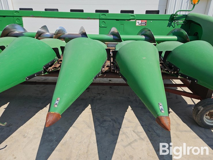 2013-john-deere-608c-image-11