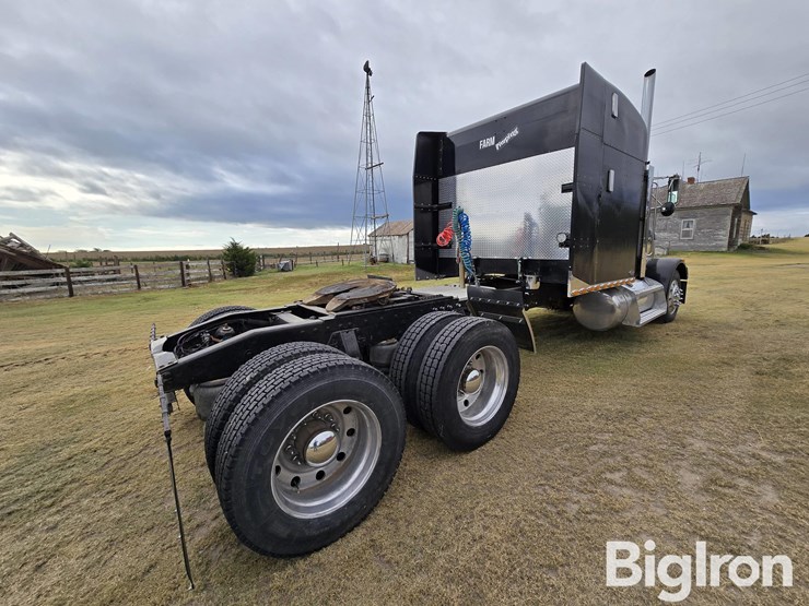 2001-peterbilt-378-image-5