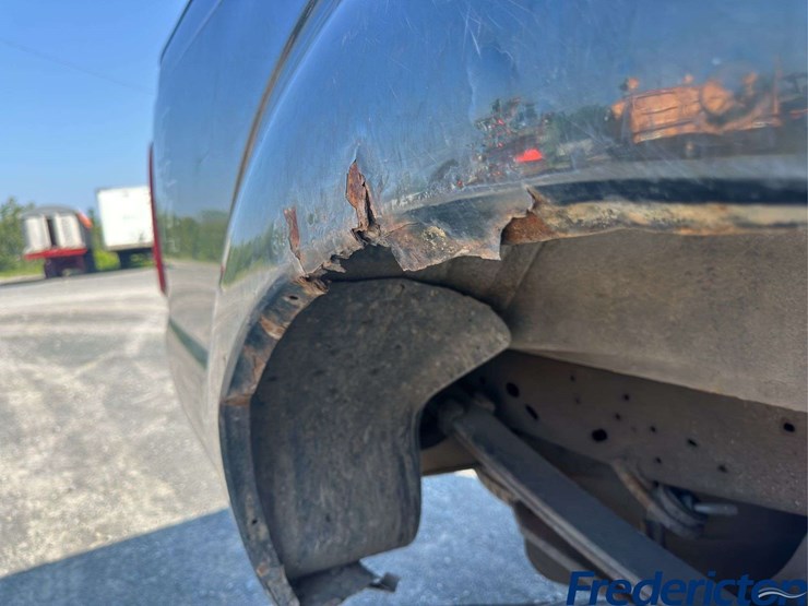 2014-ford-f250-xl-image-21