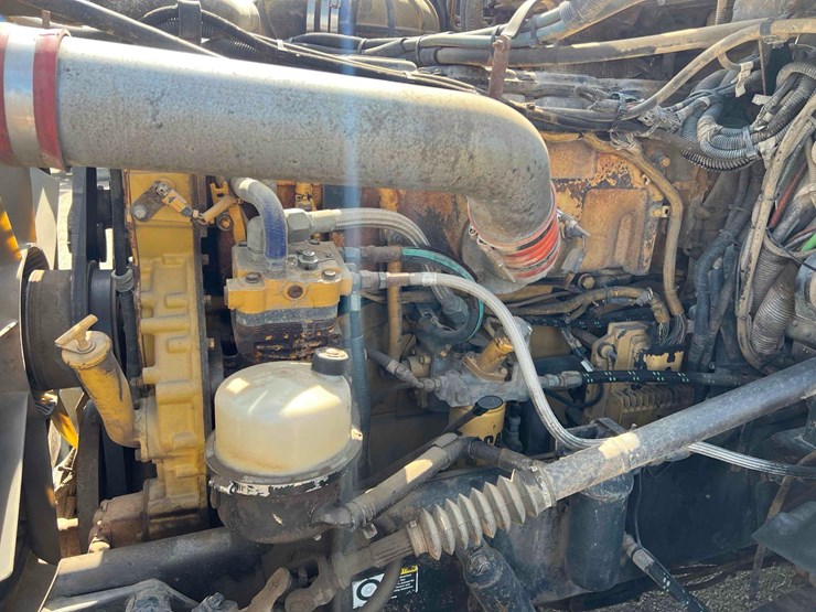 2005-peterbilt-387-image-15