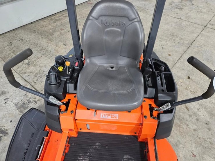 #384-•-kubota-z122rkw-zero-turn-mower-image-16