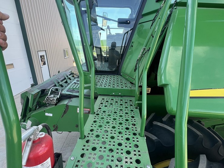 2004-john-deere-9660-sts-image-46