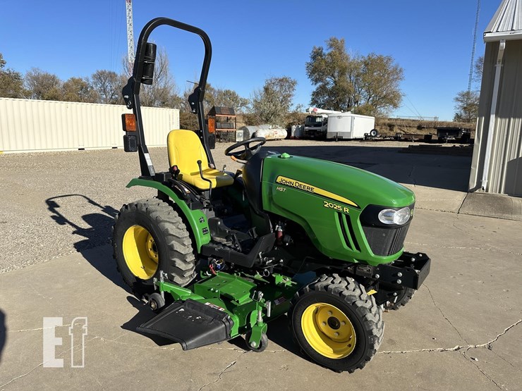 2015-john-deere-2025r-image-2