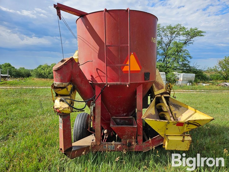 new-holland-355-image-6