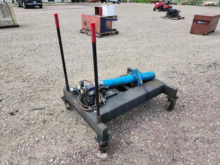 hydraulic-jack-on-dolly-image-3