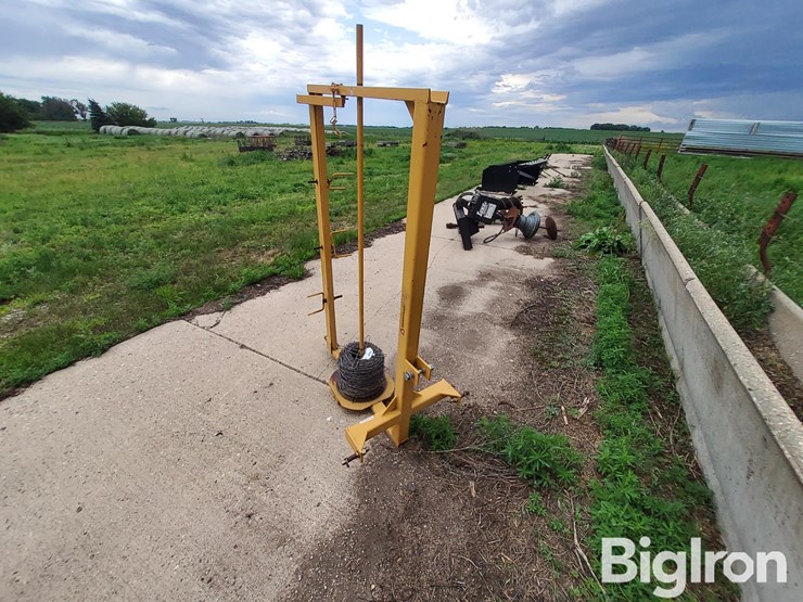 tarter-wire-fence-stretcher/unroller-image-3
