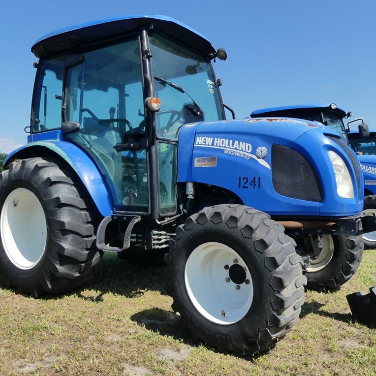NEW HOLLAND BOOMER 47