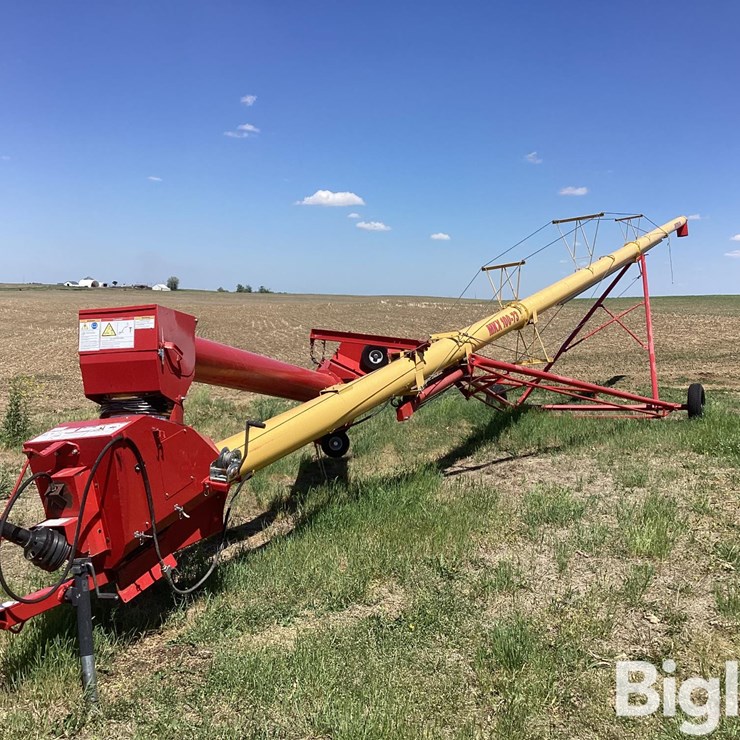 Westfield MKX 100-73 10 X 73' Swing Away Hopper Auger