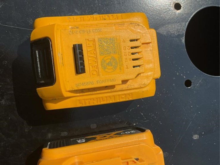 #108-•-dewalt-20v-batteries-image-8