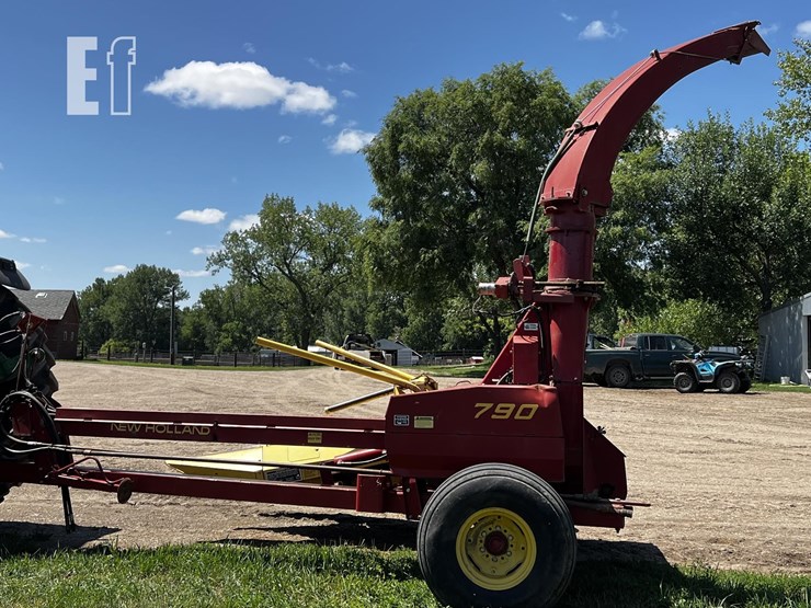 new-holland-790-image-4