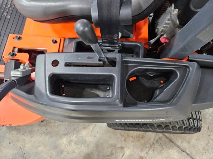 #384-•-kubota-z122rkw-zero-turn-mower-image-17