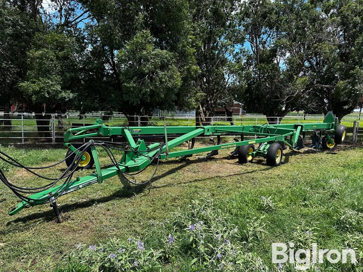 john-deere-3710-image-1