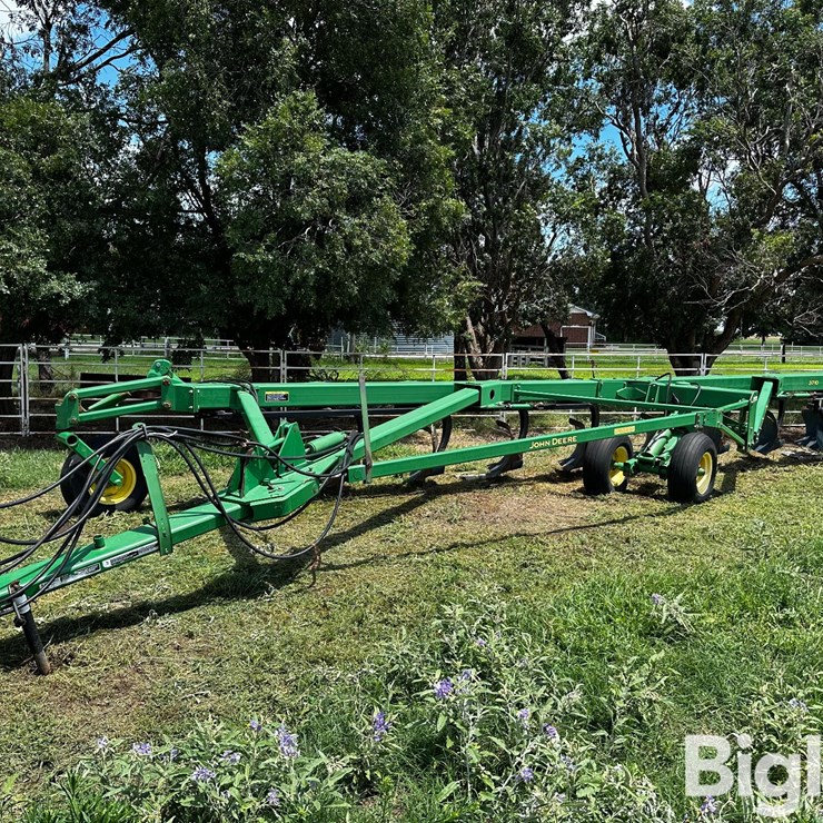JOHN DEERE 3710