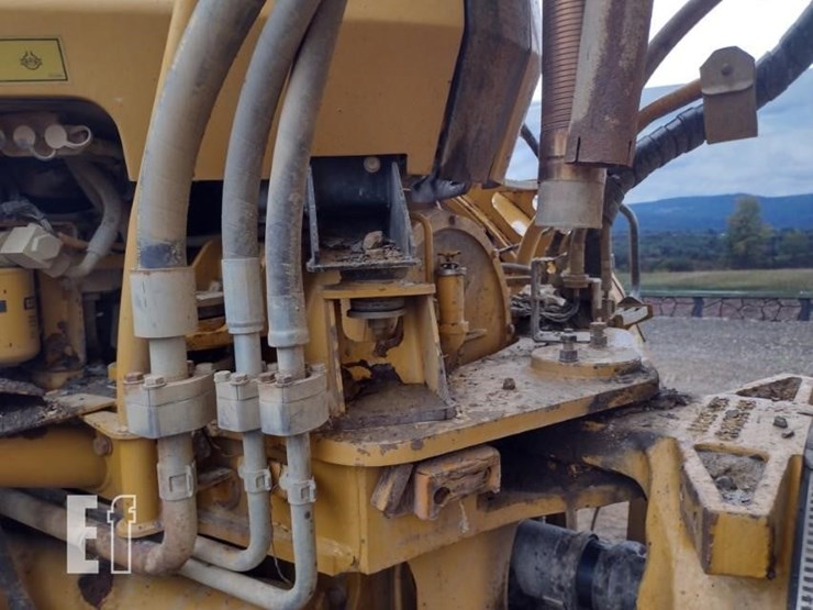 caterpillar-740-image-24