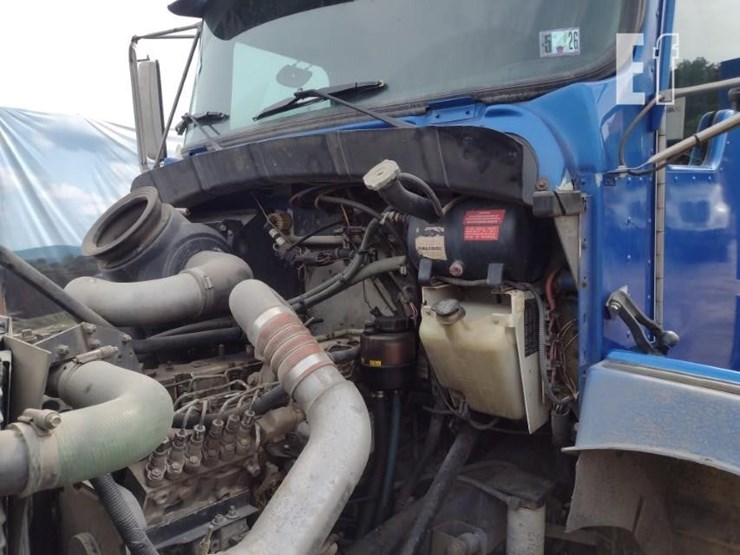 1996-kenworth-t300-image-18
