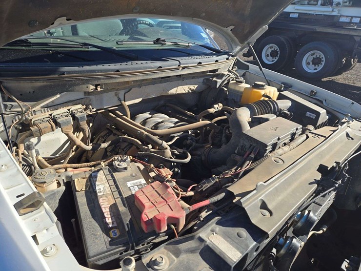 2013-ford-f150-xl-image-19
