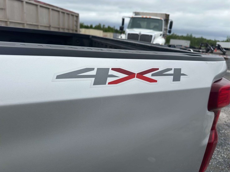 2019-chevrolet-silverado-1500-image-14