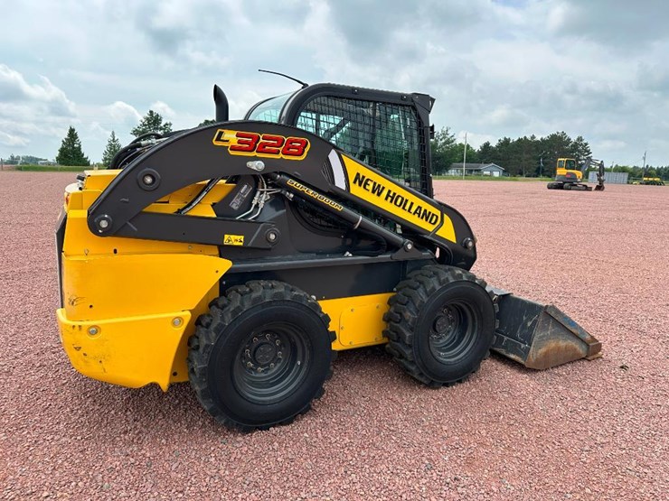 2022-new-holland-l328-image-4