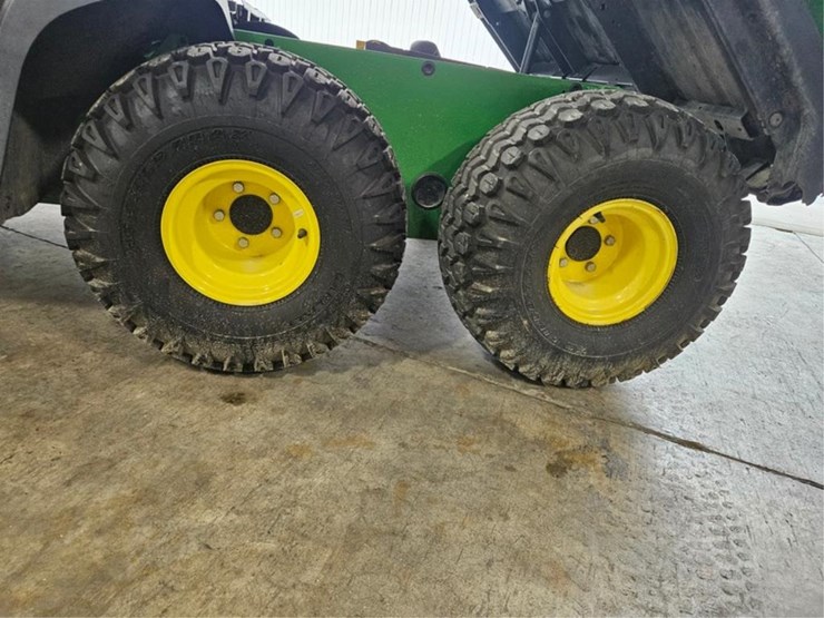 2014-john-deere-gator-image-36