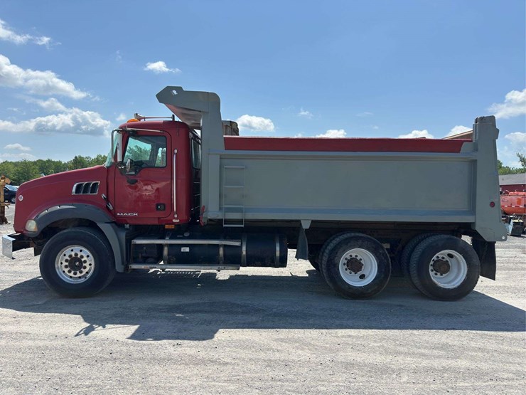 2009-mack-granite-gu813-image-6