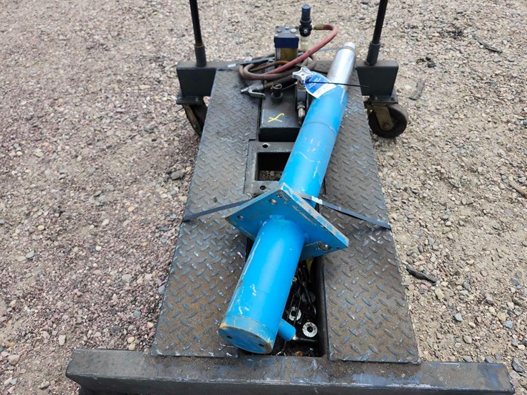 hydraulic-jack-on-dolly-image-7