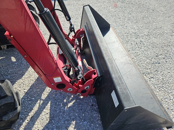 case-ih-farmall-115a-image-21