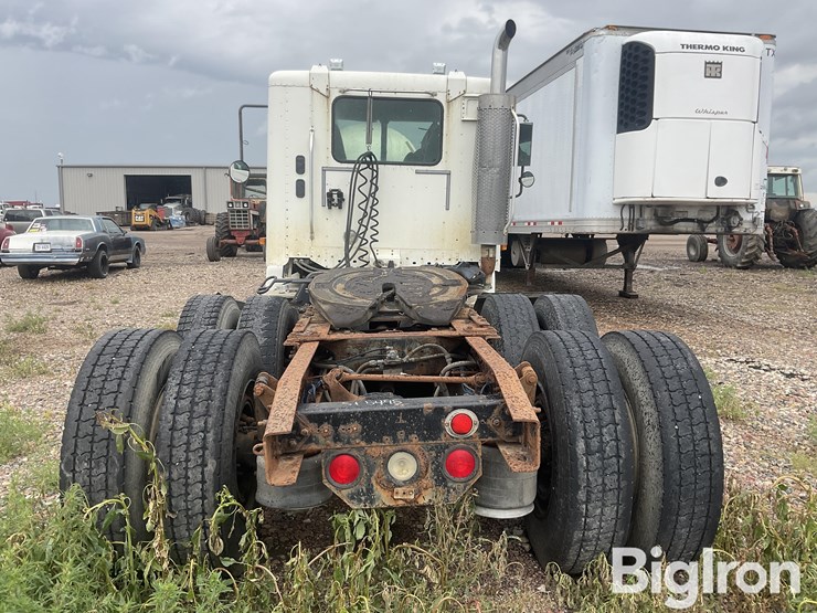 2001-freightliner-columbia-120-image-6