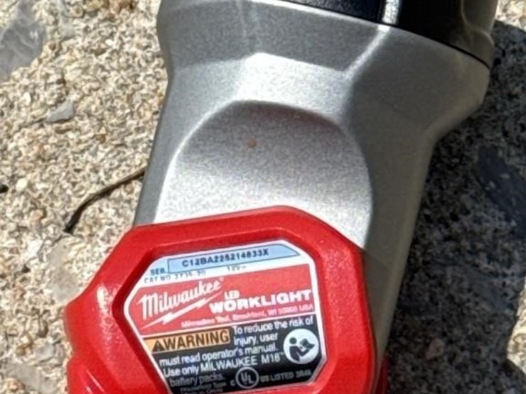 milwaukee-led-work-light-image-3