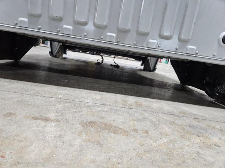#422-•-2024-ford-8'-pick-up-truck-box-image-15