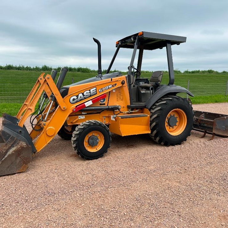 2016 CASE 570N EP