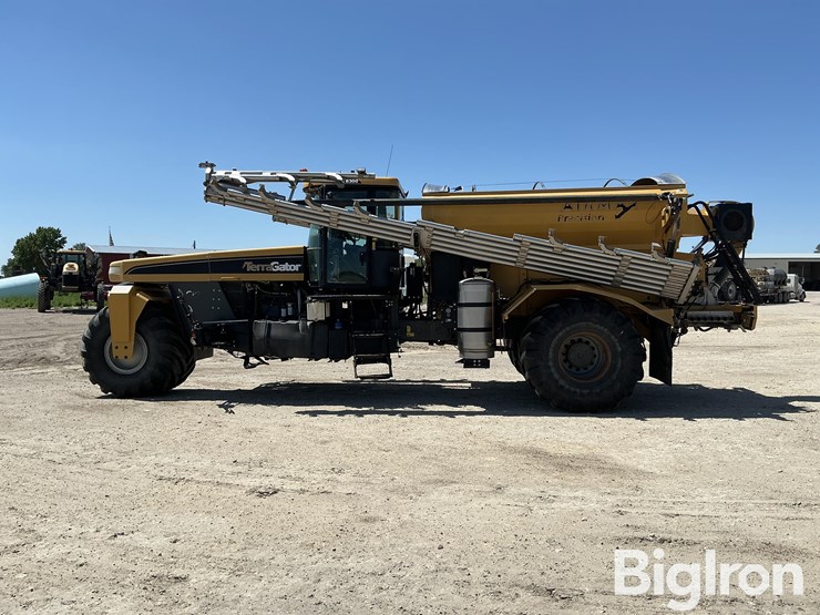 2012-terragator-8300-self-propelled-floater-dry-fertilizer-spreader-w/airmax-image-8