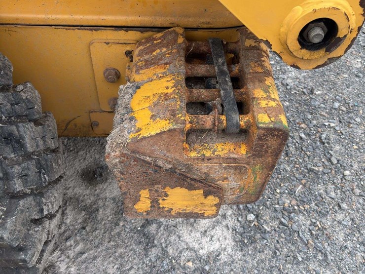 2001-john-deere-250-image-18