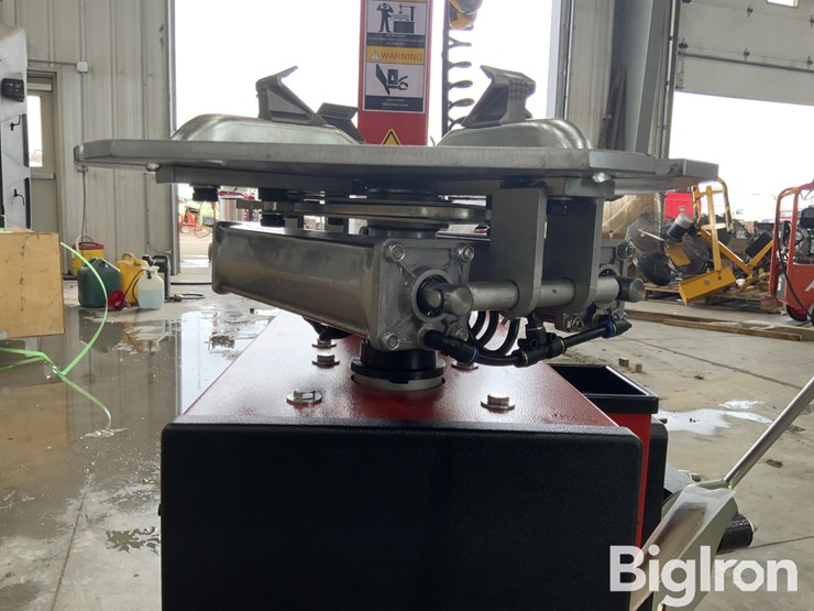 2025-ce-semi-automatic-tyre-changer-image-10