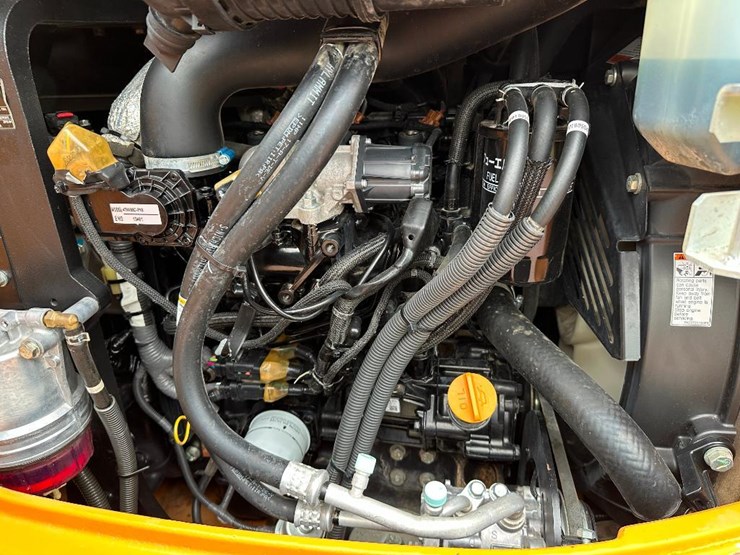 2016-case-cx55b-image-40