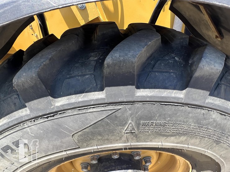 caterpillar-th514-image-13