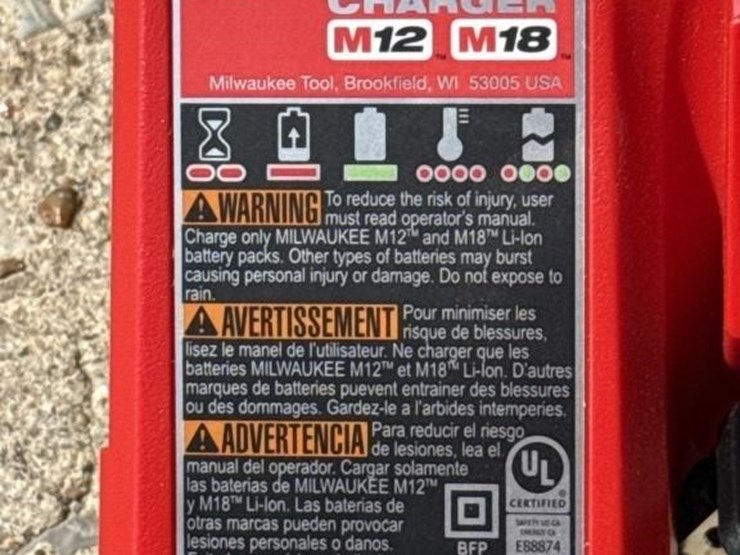 milwaukee-m-12-–-m-18-charger-image-2