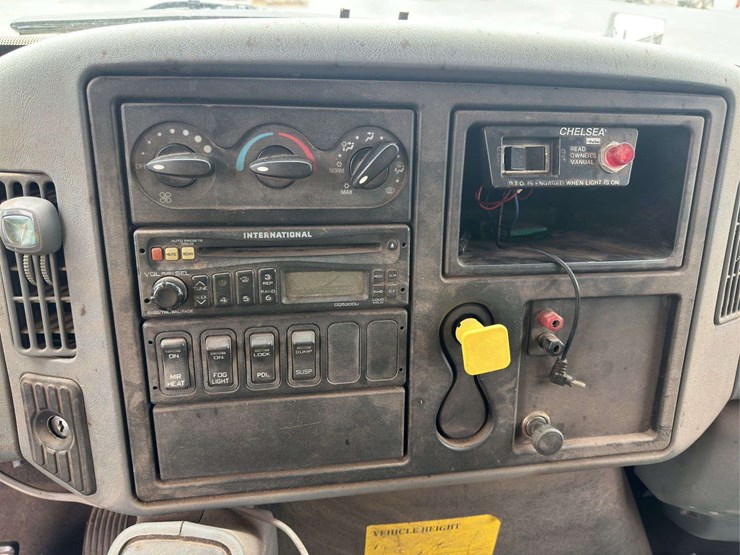 2005-international-durastar-4400-image-19