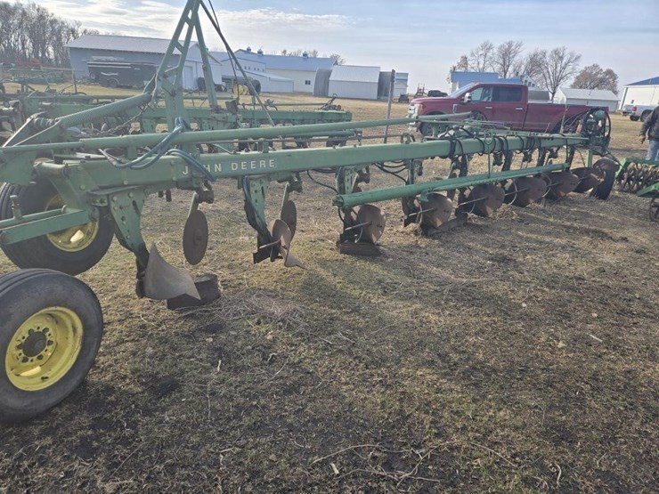 john-deere-2350-2450-image-9