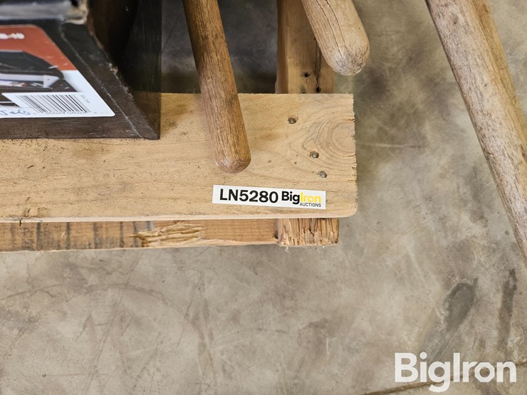 pallet-of-misc.-tools,-parts,-&-fasteners-image-14