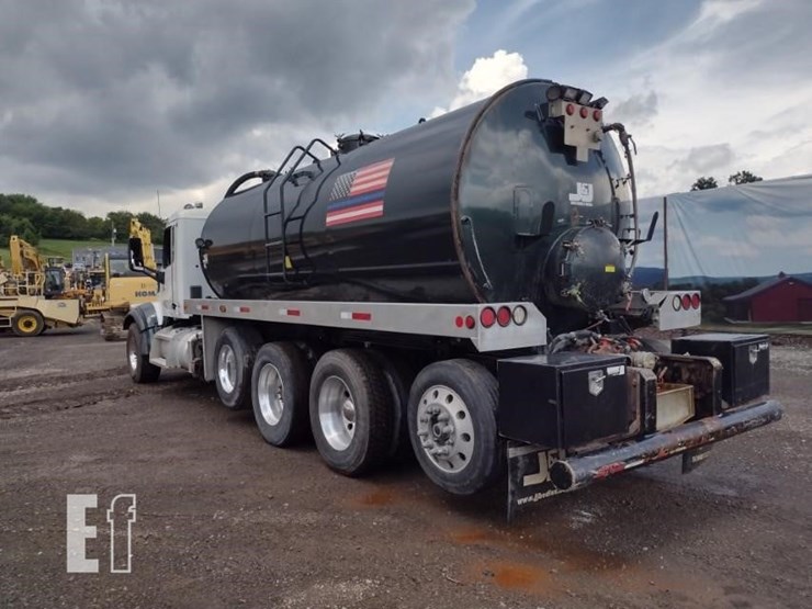2019-peterbilt-567-image-47