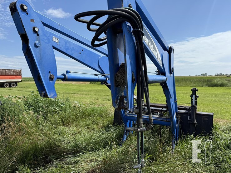 2006-new-holland-tm155-image-44