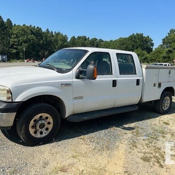 2006 FORD F350 SD LARIAT