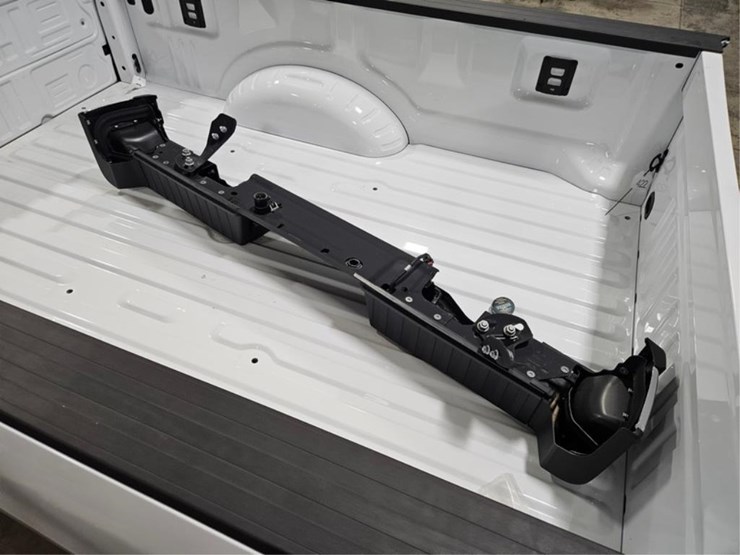 #422-•-2024-ford-8'-pick-up-truck-box-image-10