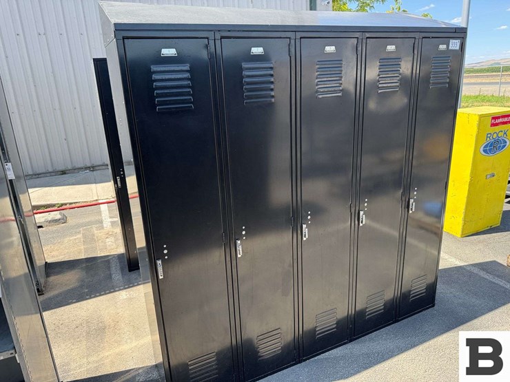 metal-ventilated-lockers-image-3