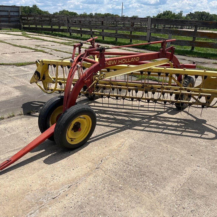 NEW HOLLAND 258